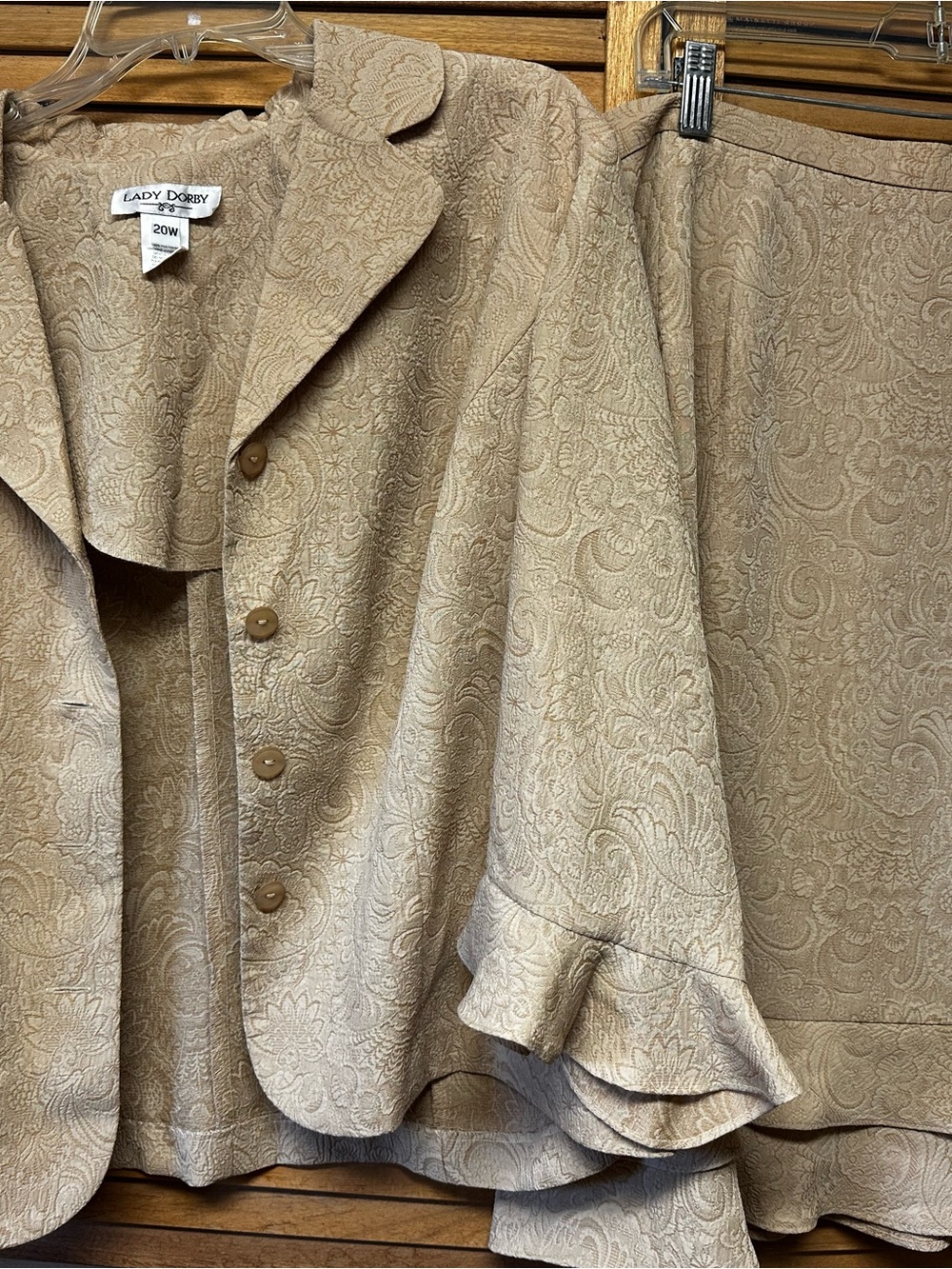 Lady Dorothy Cream Paisley Button-Front Blouse